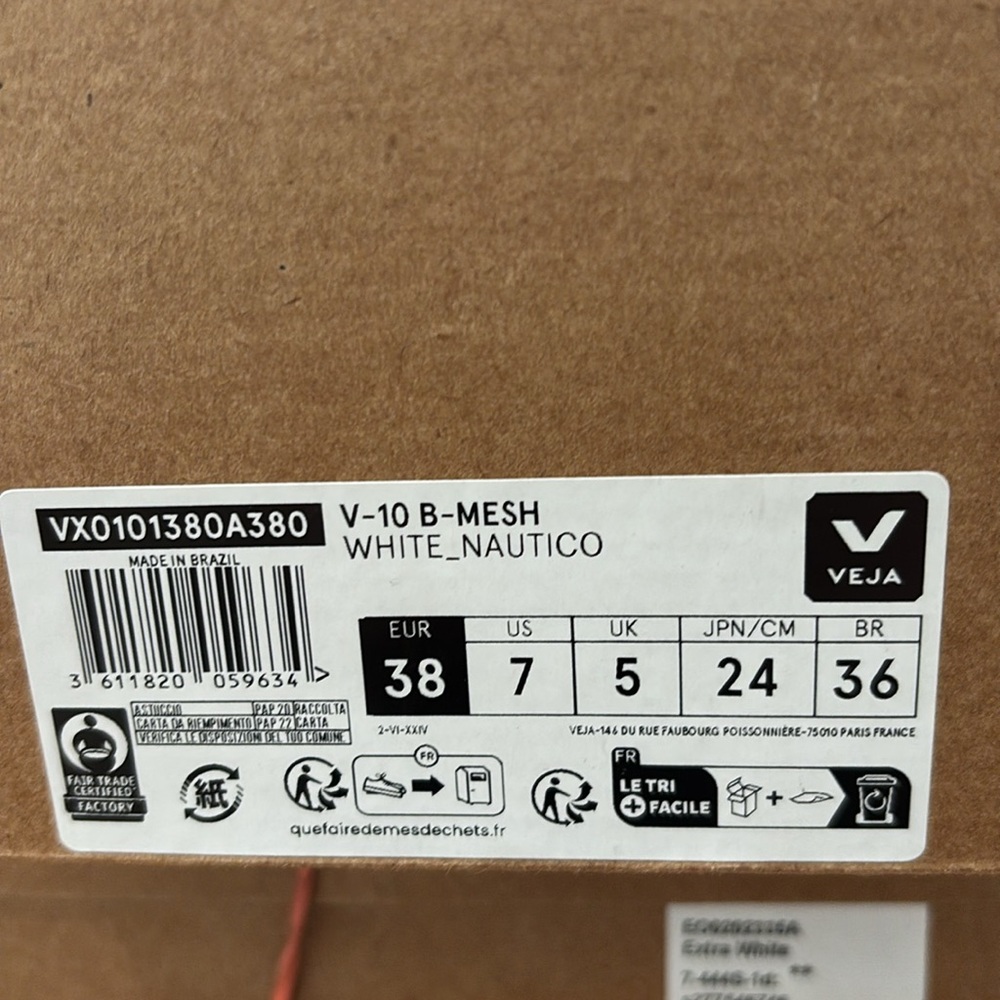 Veja V-10 Sneaker in White & Nautico, Size: EU 38 Women’s size 7 - Picture 6 of 13